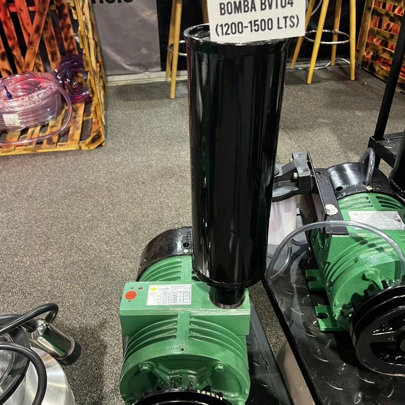 BOMBAS DE VACÍO IMPORTADA BRASILERA MARCA TRIUNFO — foto 3