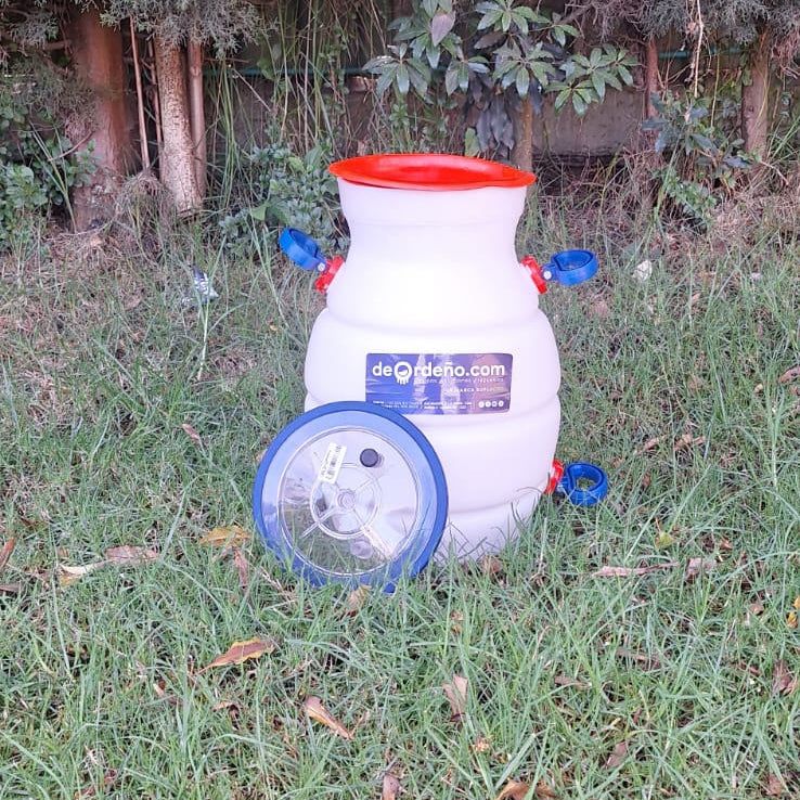Cantina Lechera Plastica Medidora de 40 Lts