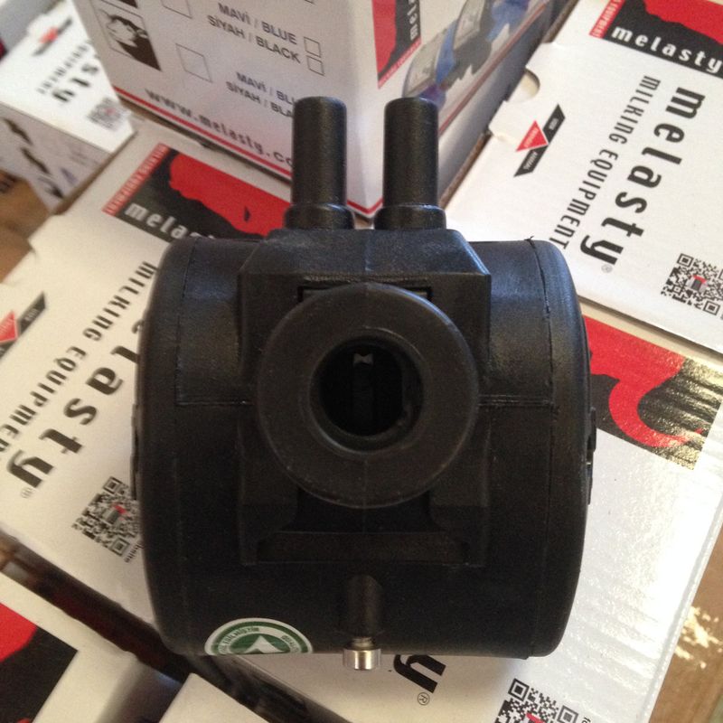Pulsador neumático Melasty de dos salidas para máquina de ordeño — foto 2